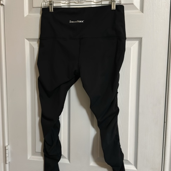 Sweetflexx Full length | Hi-Rise | Resistance Band Leggings | Black EUC Size 12 - Picture 9 of 9